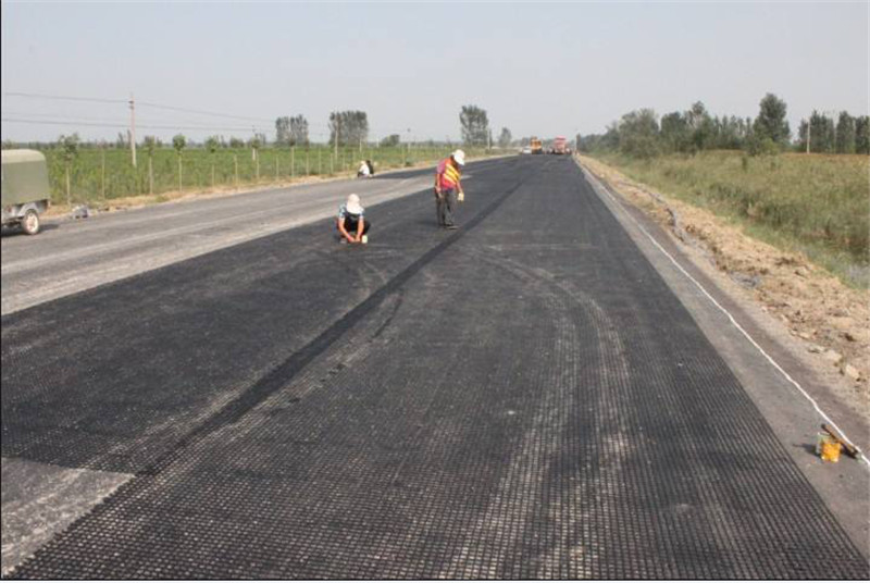 玻纤格栅补强路面结构